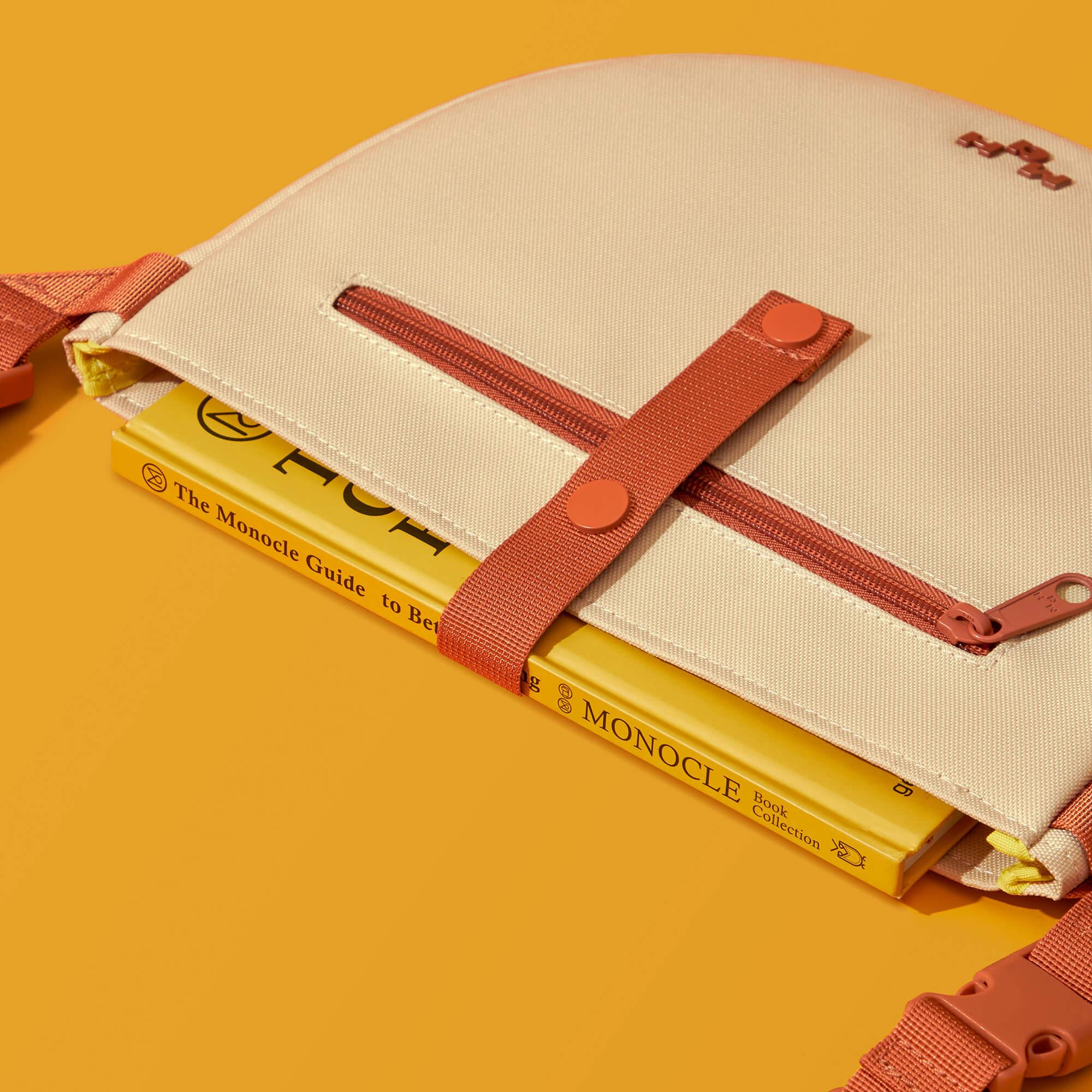 Bolso bandolera con forma de disco volador