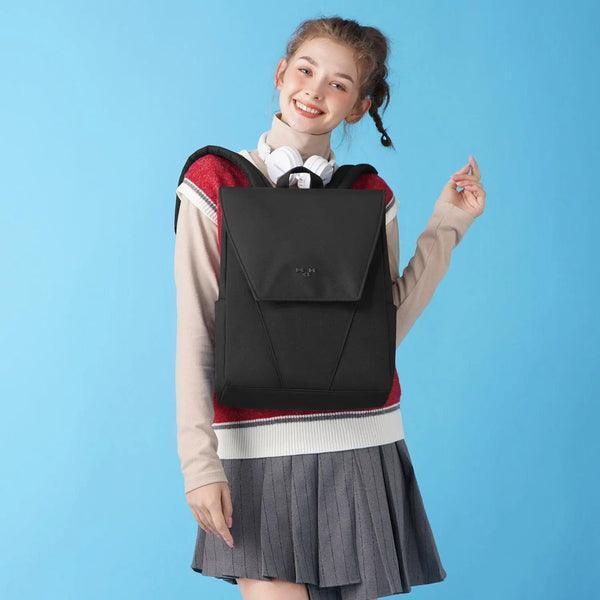Black minimalist backpack for students, stylish school bag with sleek design and comfortable straps