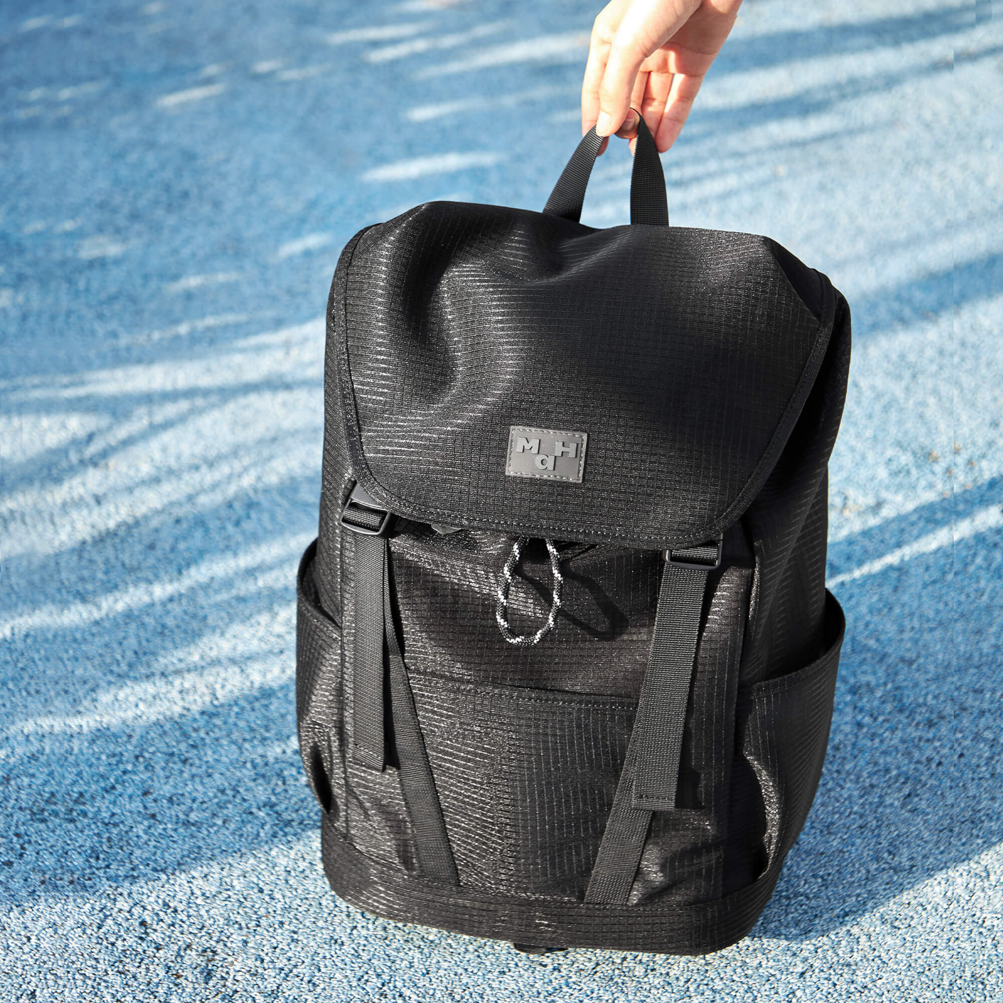 backpack tour travel MaH Women's Young - Black Model:6'10