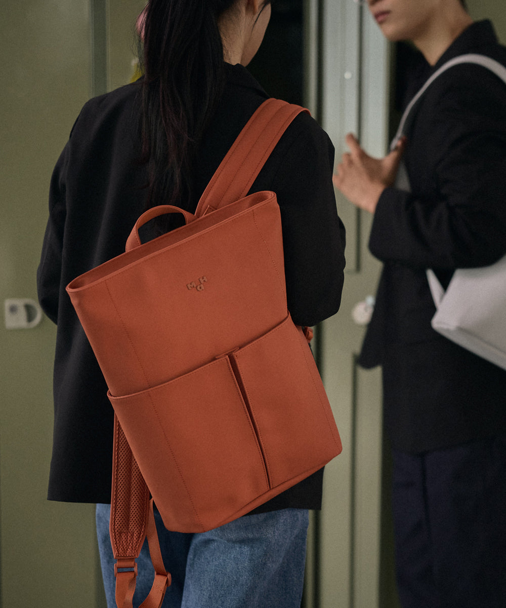 Designed for professional settings, with dedicated protection for your laptop and tablet, plus room for a full workday.