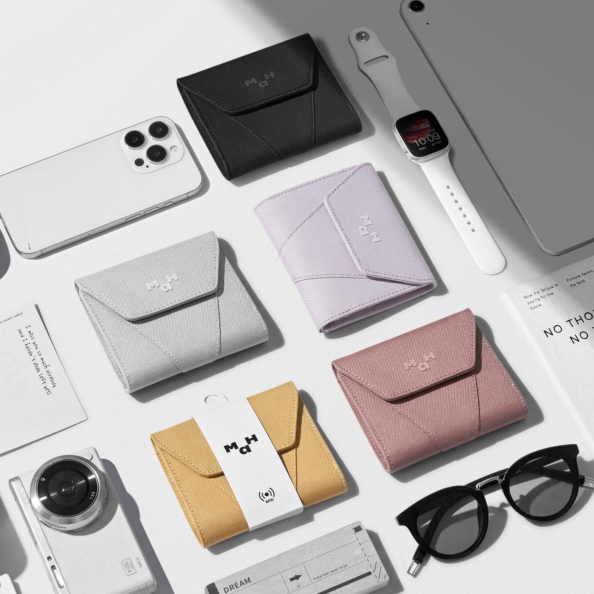 Young Echo Wallet